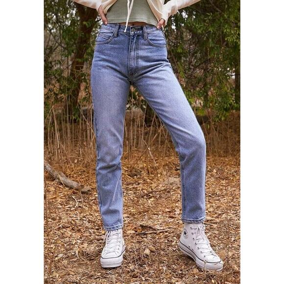 John Galt Brandy Melville Light Blue Wash Slightly Distressed Mom Jeans Small - Picture 2 of 5